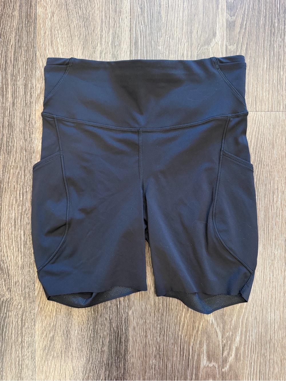 Lululemon Fast and Free High-Rise Short 6"
5 Pocket